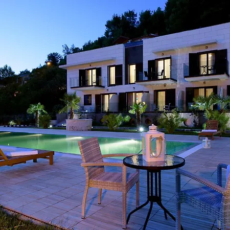 Pensión Hotel Bonaca 4*