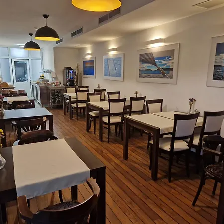 Pensión Hotel Bonaca 4*