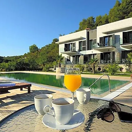 Hotel Bonaca Pensión 4*